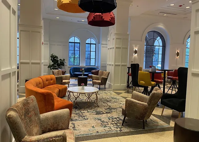 Warwick Allerton Hotel 4*