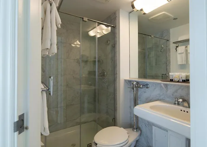 Warwick Allerton Hotel 4*